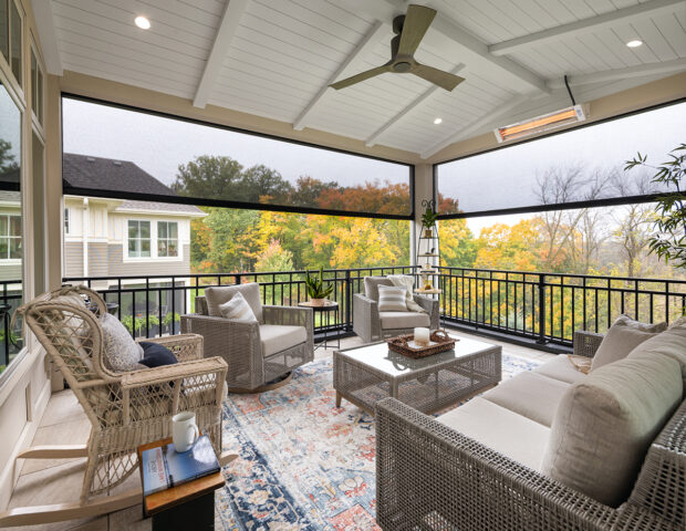 Covered deck with phantom Screens